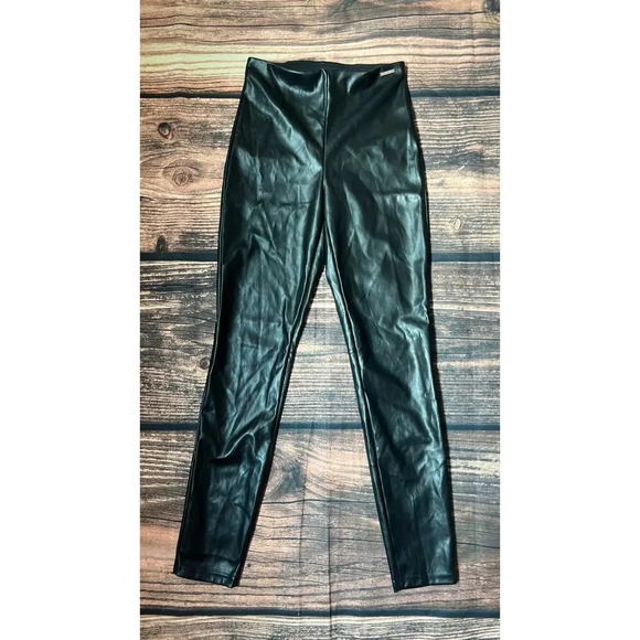 Fabletics Women's High Rise Faux Leather Leggings‎ Black Size Small - Picture 1 of 3